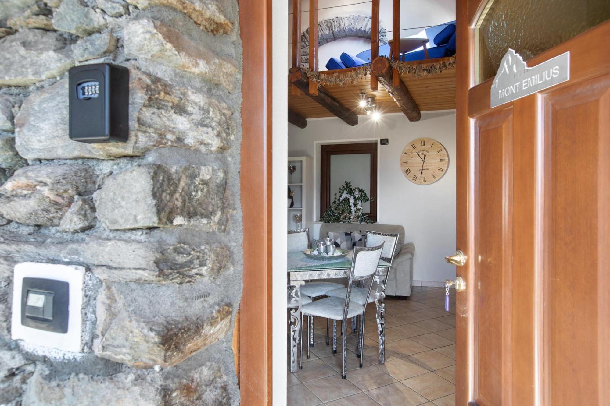 Maison Bebe Mont Emilius Aosta Buitenkant foto